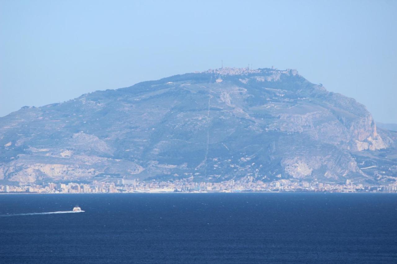 La Pineta Villa Favignana Bagian luar foto